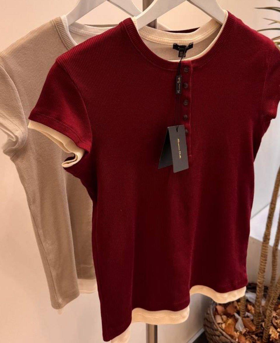 Çift Renkli Düğmeli Yaka M.D. Tişört