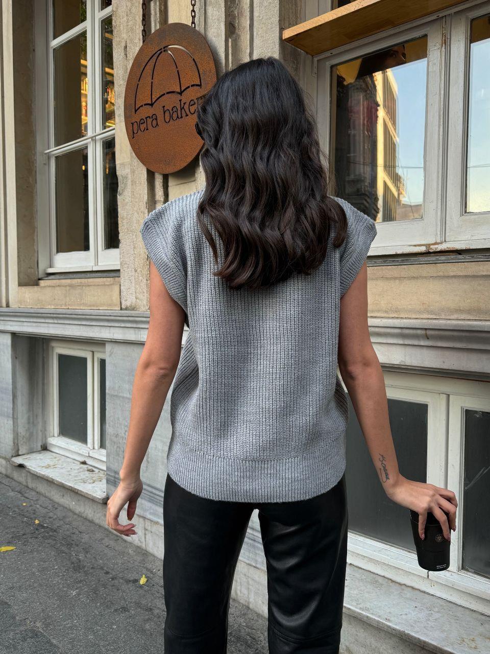 Fermuarlı Yaka Triko Süveter