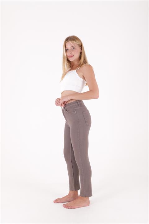Dikişsiz Paça Mom Fit Kot Pantolon