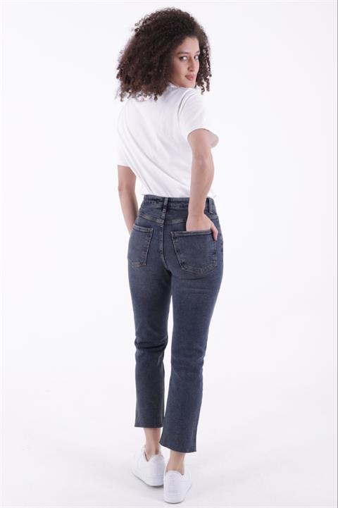 Dikişsiz Paça Mom Fit Kot Pantolon