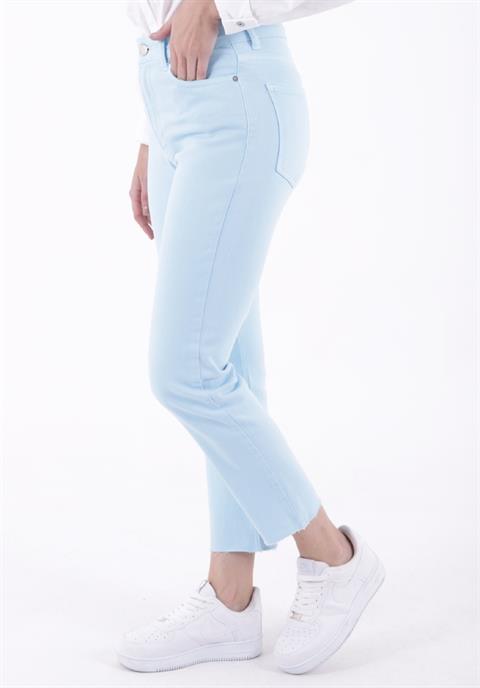 Dikişsiz Paça Mom Fit Kot Pantolon