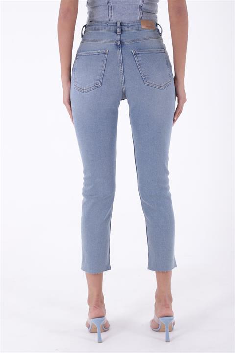Dikişsiz Paça Mom Fit Kot Pantolon