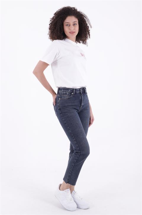 Dikişsiz Paça Mom Fit Kot Pantolon