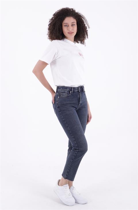 Dikişsiz Paça Mom Fit Kot Pantolon