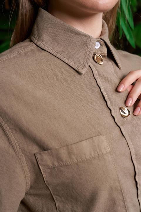 Düğmeli Kısa Kollu Keten Gömlek