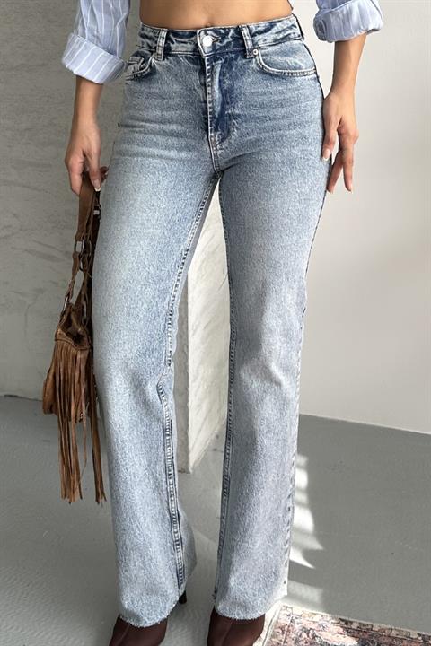 Kesik Paça Straight Fit Kot Pantolon