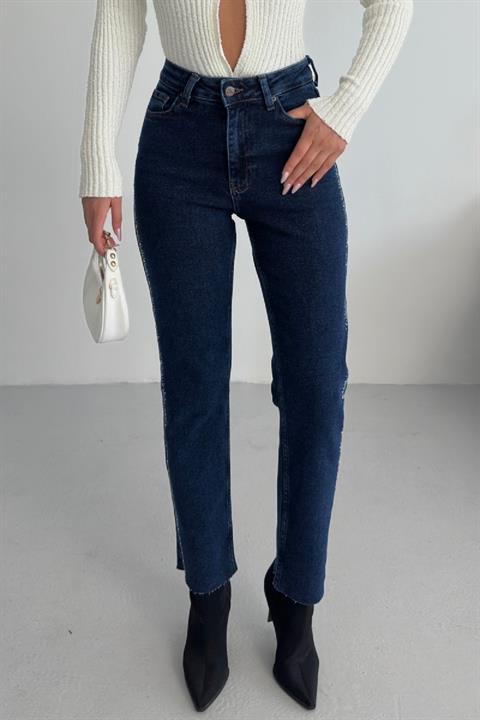 Şerit Taşlı Mom Fit Kot Pantolon