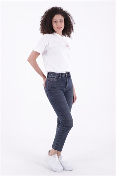 Dikişsiz Paça Mom Fit Kot Pantolon