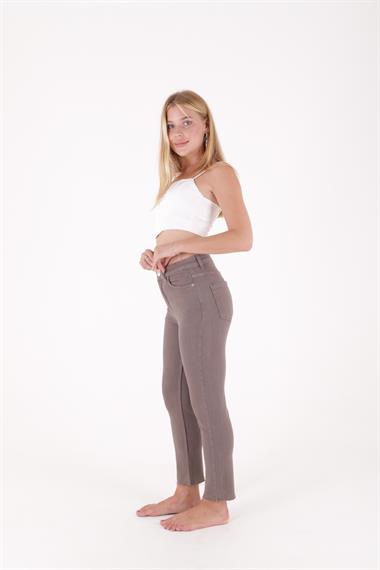 Dikişsiz Paça Mom Fit Kot Pantolon