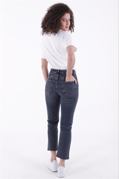 Dikişsiz Paça Mom Fit Kot Pantolon