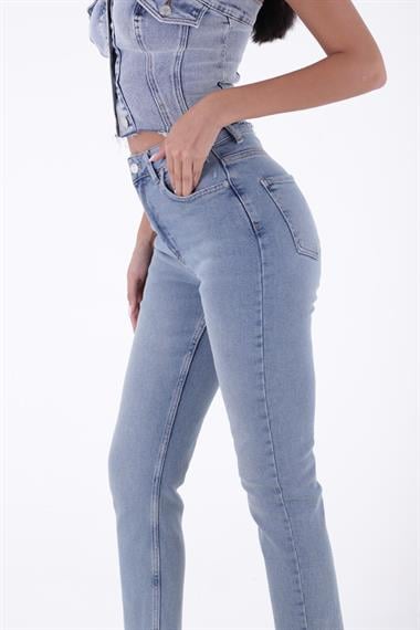 Dikişsiz Paça Mom Fit Kot Pantolon