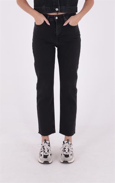 Dikişsiz Paça Mom Fit Kot Pantolon