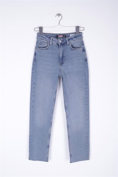 Dikişsiz Paça Mom Fit Kot Pantolon