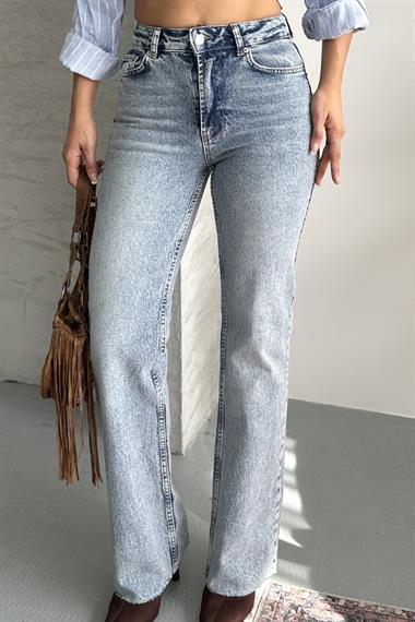 Kesik Paça Straight Fit Kot Pantolon