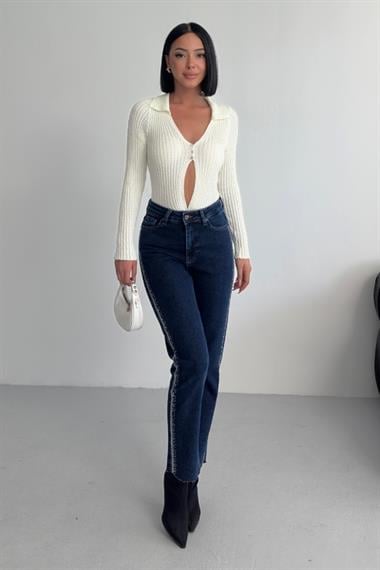 Şerit Taşlı Mom Fit Kot Pantolon