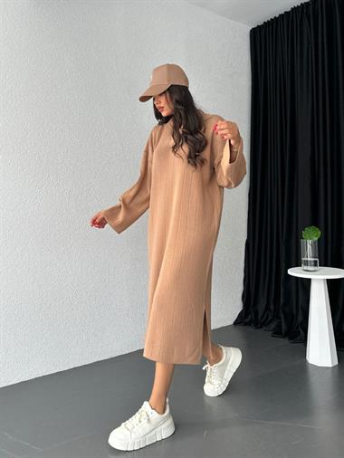 Long Slit Detailed Dress