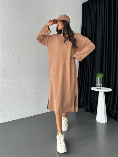 Long Slit Detailed Dress