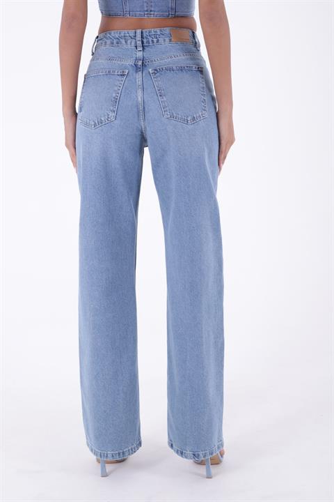 Wide Leg High Waisted Relaxed Jean Light Blue Denim Light Blue Denim (26-28)