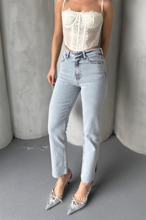 Yanı Yırtmaçlı Flare Paça Mom Kot Pantolon