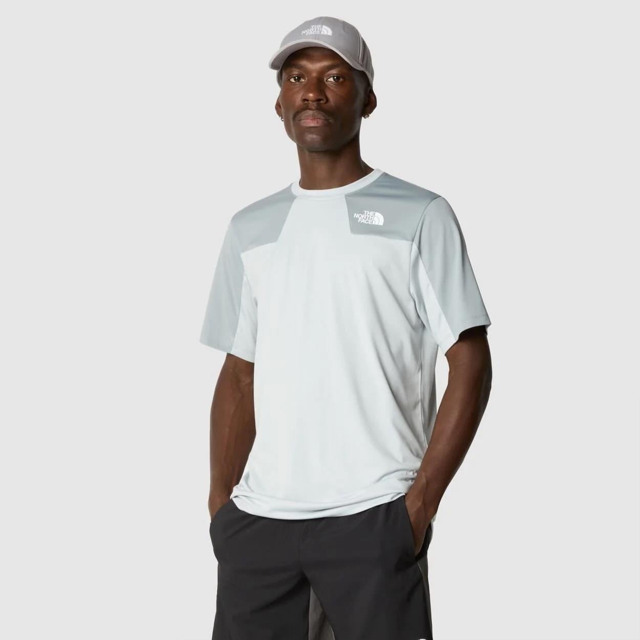 The North Face Mountain Athletics Erkek T-Shirt Beyaz/Gri 