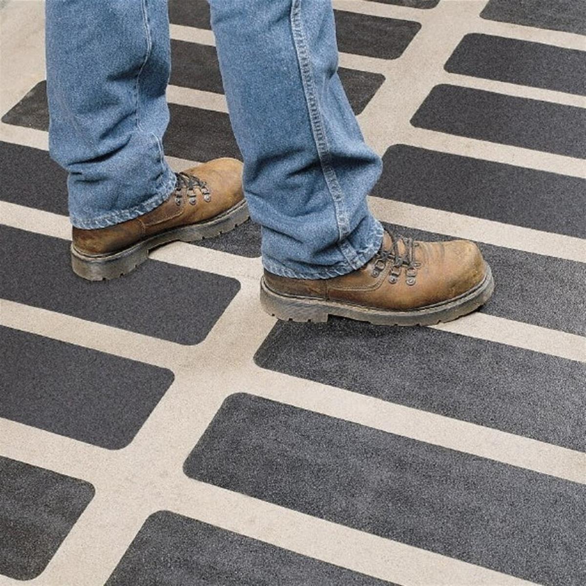 3M™ Safety-Walk™ 610 Kaydırmaz Siyah Bant