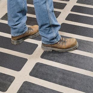 3M™ Safety-Walk™ 610 Kaydırmaz Siyah Bant
