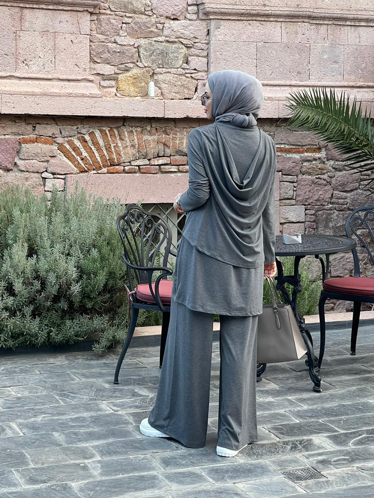  Sırtı Degaje Detaylı Gri Spor Takım