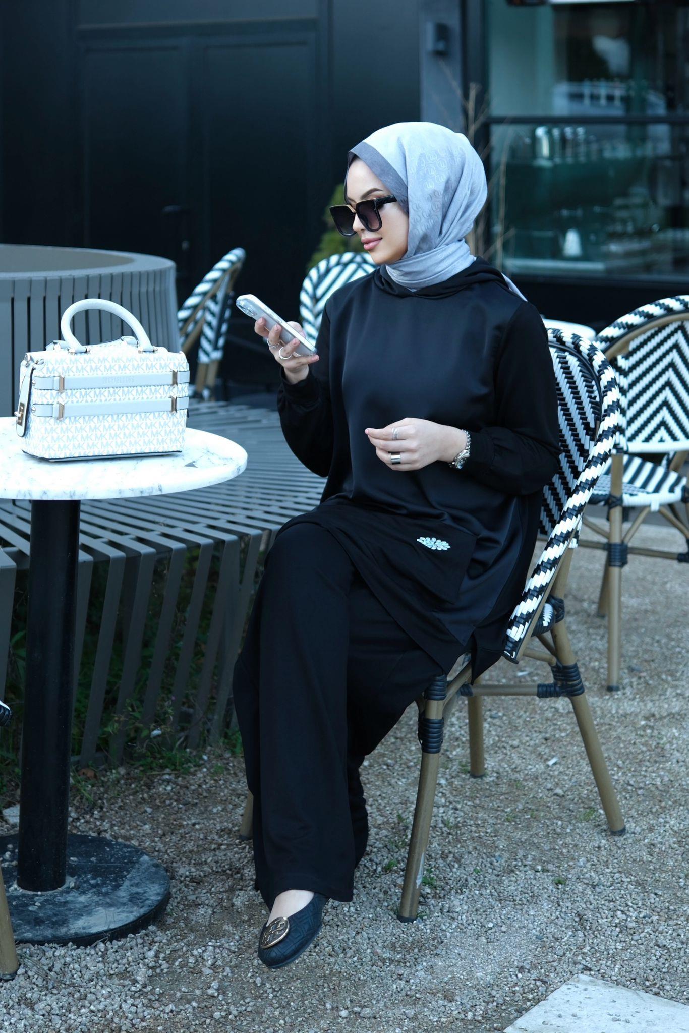 Taş Baskılı Siyah Takım