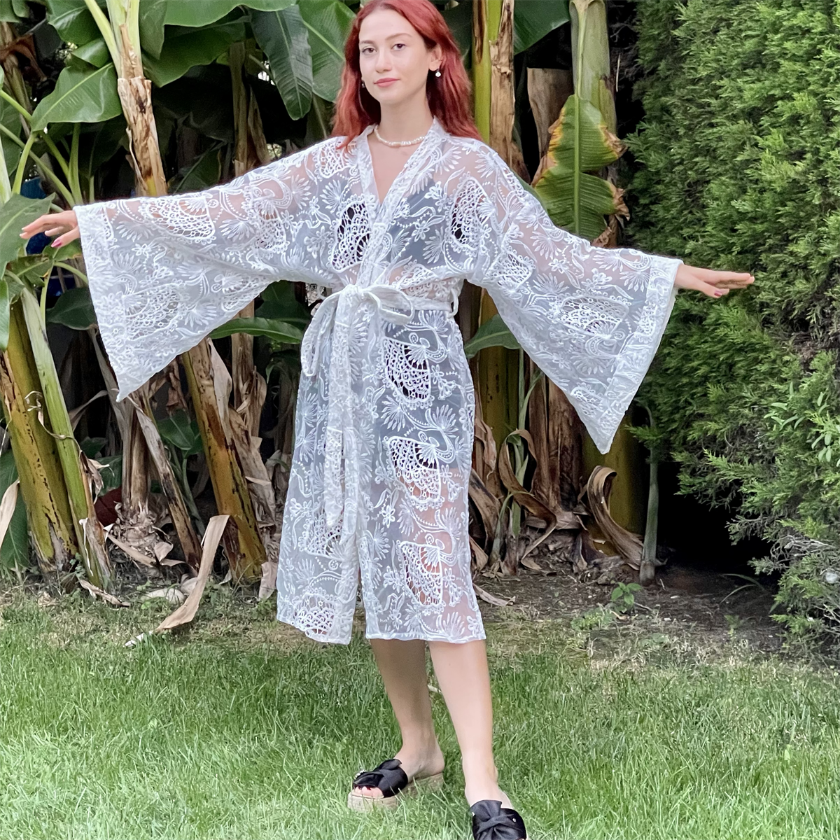 EMBROIDERED KIMONO