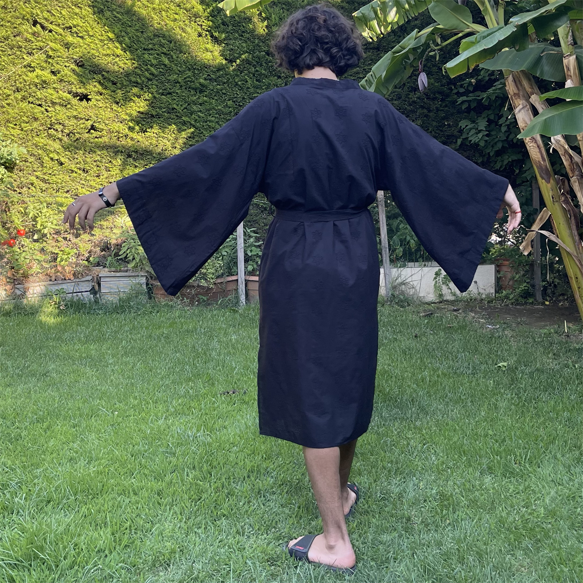 SCALLOPED KIMONO