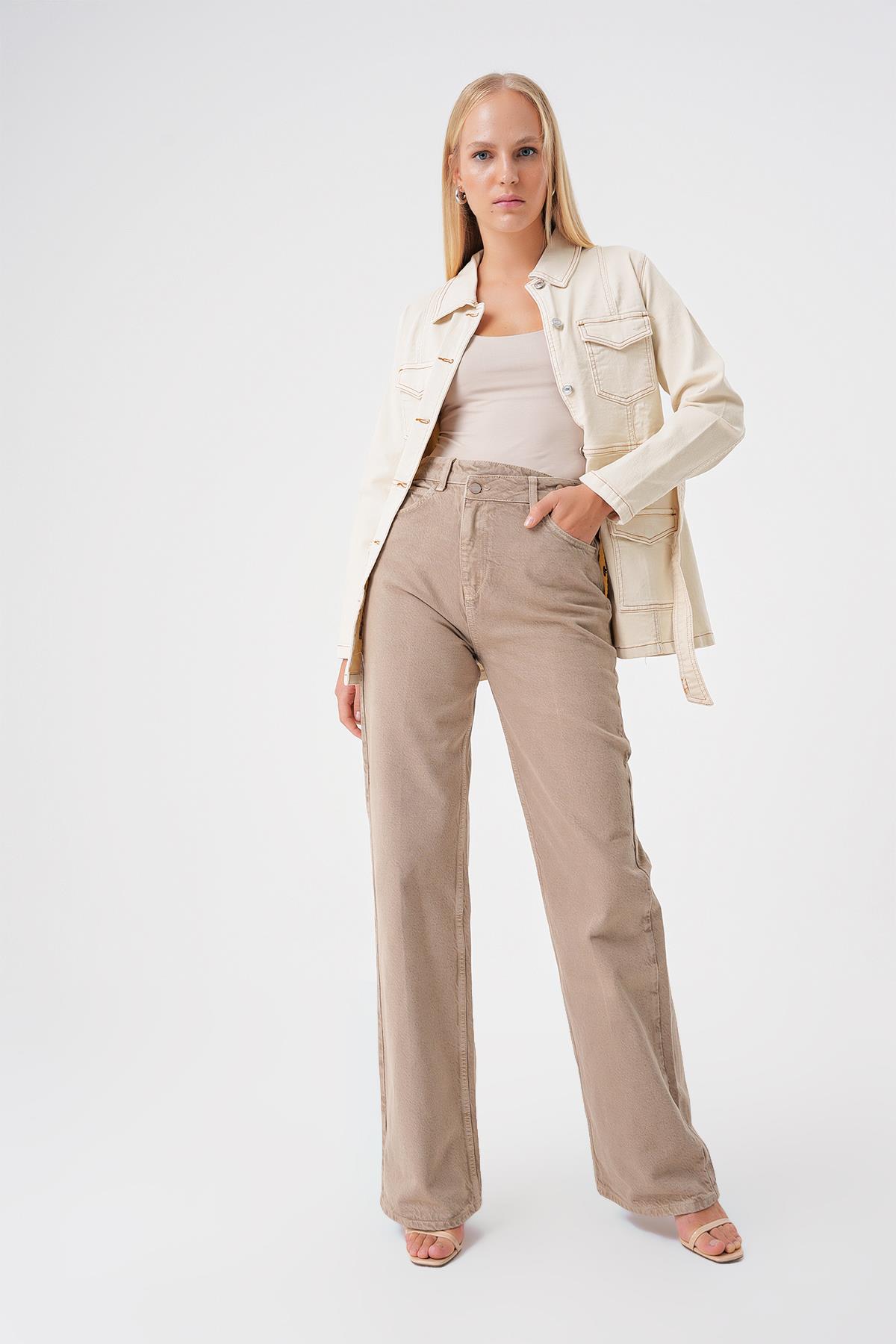 Ekru Kemerli Cep Detayli Standart Kalip Denim Ceket