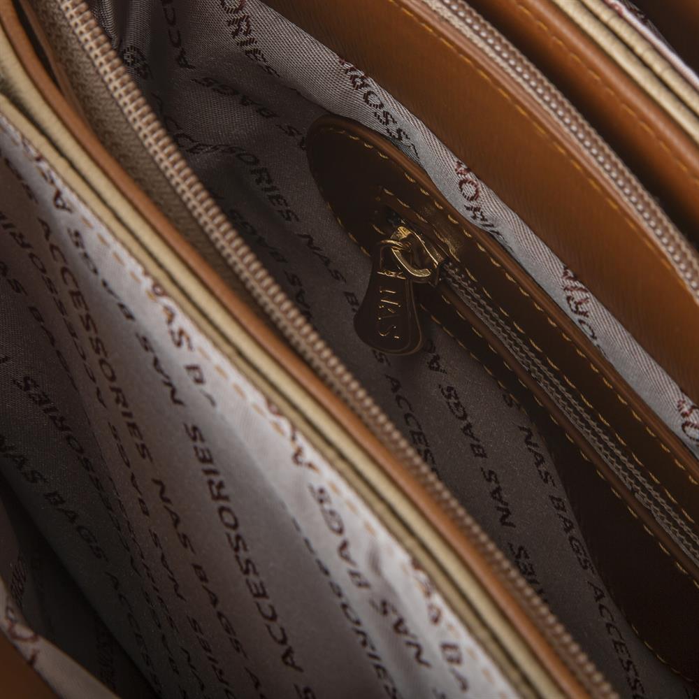 Nas Bag Kadın Çapraz Çanta Kalın Ayarlanabilir Askılı Çanta Kum Taba  Gofraj (En: 26 cm,  Boy: 22 cm )