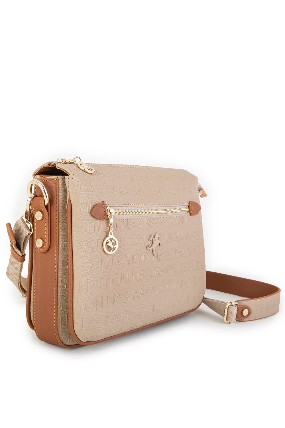 Nas Bag Kadın Çapraz Çanta Kalın Ayarlanabilir Askılı Çanta Kum Taba  Gofraj (En: 26 cm,  Boy: 22 cm )