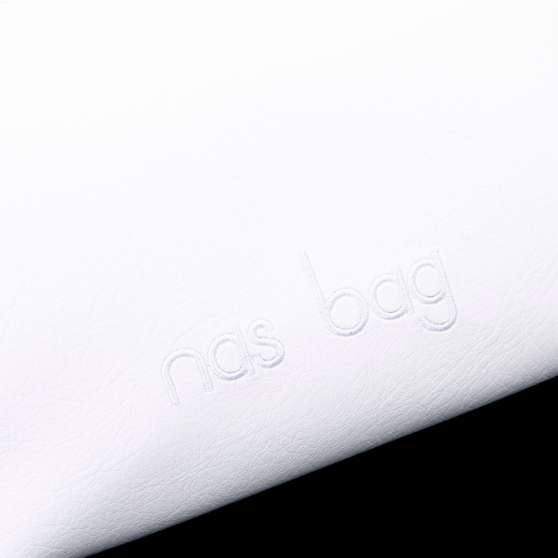 Nas Bag Kadın Sade Günlük Postacı Çantası ( 25x16 cm) Beyaz Victoria
