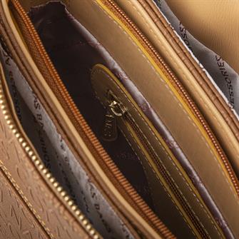 Nas Bag Kadın Çapraz Çanta Kalın Ayarlanabilir Askılı Çanta Taba Camel  Gofraj (En: 26 cm,  Boy: 22 cm )