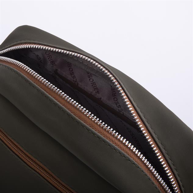 Nas Bag Kadın Kapitone Çok Cepli Çapraz Çanta Yeşil Taba Buzzy
