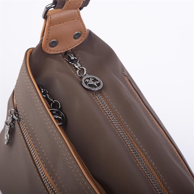 Nas Bag Kadın Salaş Çok Gözlü Çapraz Çanta Kahve Taba  Buzzy ( en :30cm x boy: 20 cm )