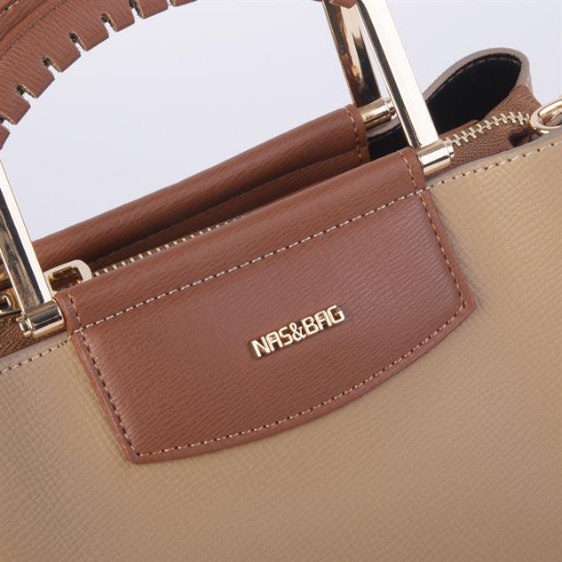 Nas Bag Kadın Şık Zincirli El ve Omuz Çantası Midiboy Kum Taba  27x 19 cm 
