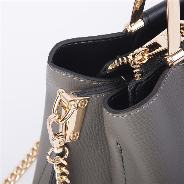 Nas Bag Kadın Şık Zincirli El ve Omuz Çantası Midiboy Gri Siyah Long   27x 19 cm 