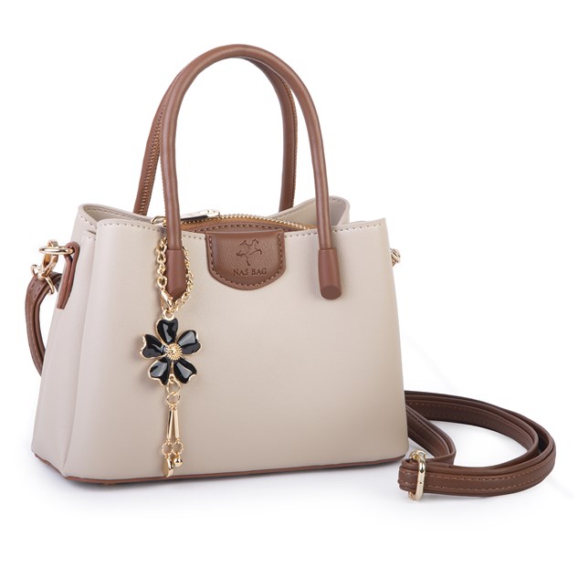 Nas Bag Mini Çiçek Charmlı Kadın  Şık El ve Çapraz Çanta (en 25 cm ;boy 22 cm ) Kum Taba