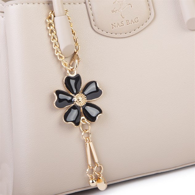 Nas Bag Mini Çiçek Charmlı Kadın  Şık El ve Çapraz Çanta (en 25 cm ;boy 22 cm ) Kum