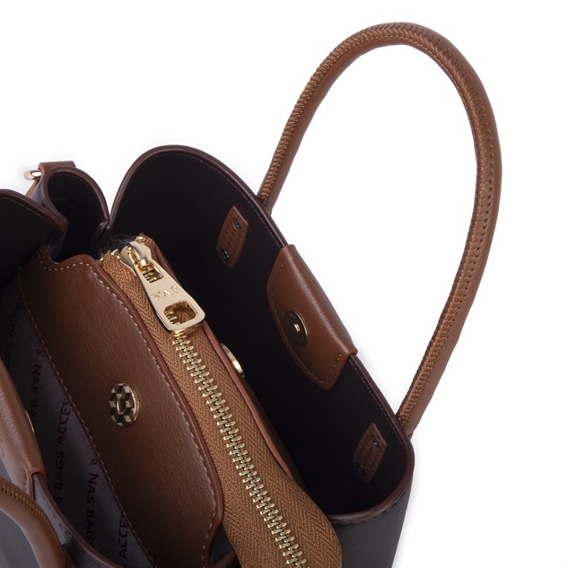 Nas Bag Mini Çiçek Charmlı Kadın  Şık El ve Çapraz Çanta (en 25 cm ;boy 22 cm ) Kahverengi Taba