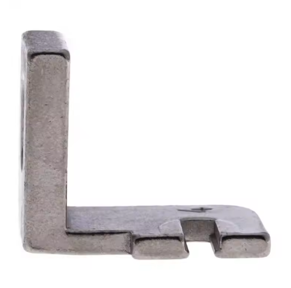 BROTHER TOP BUTTON FOOT 4 MM 913