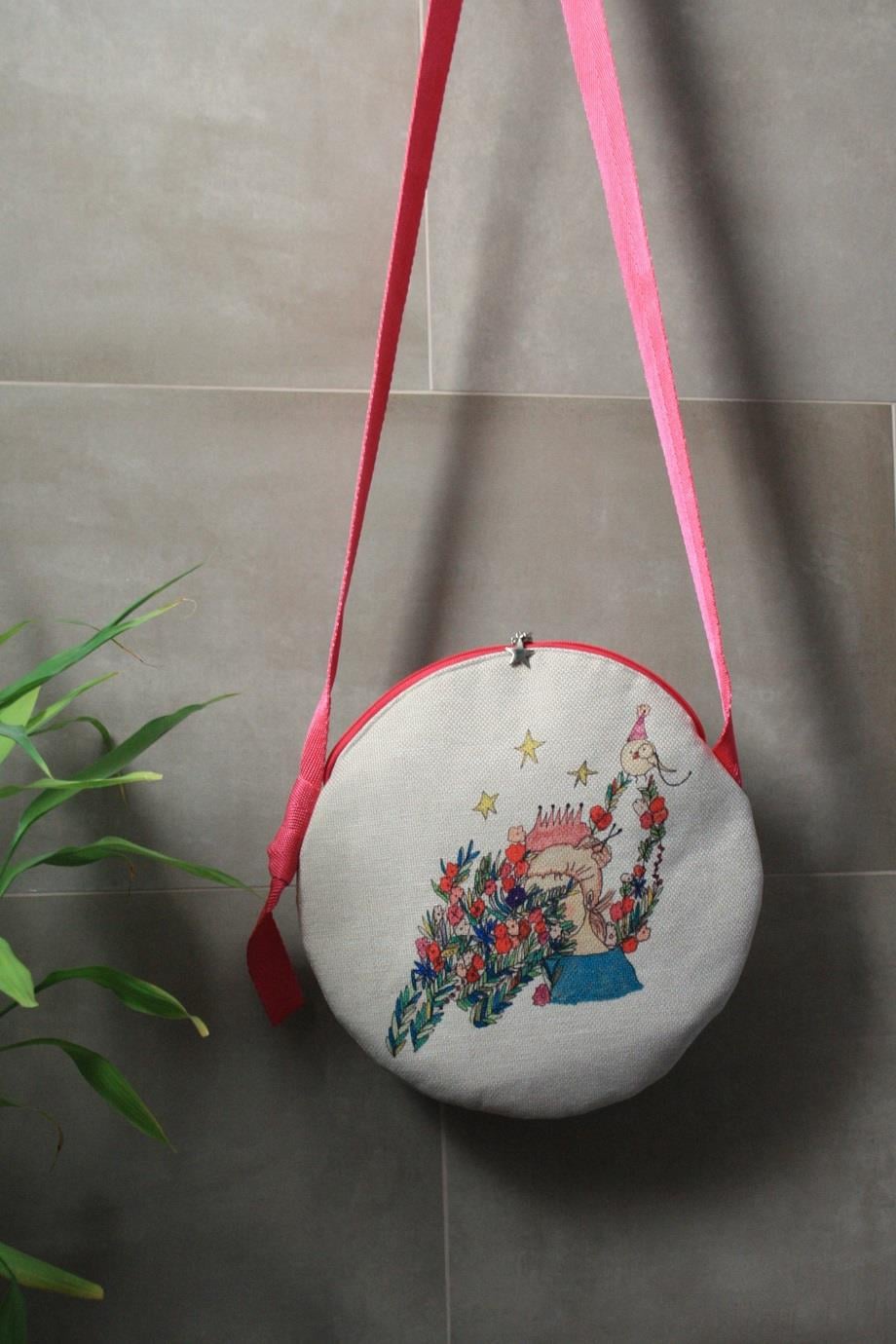 Unique Design Pink Strap Crossbody Bag 