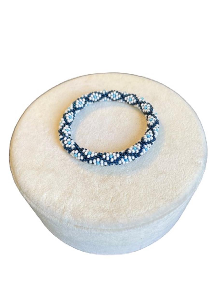 Knitted Handmade Bracelet Flower in diamond 