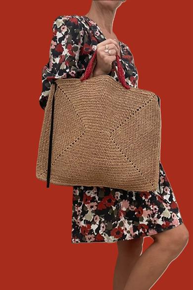 Chic & Versatile Raffia Tote Bag