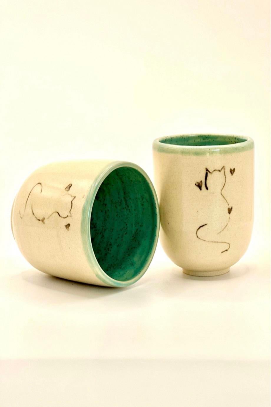 Handmade Ceramic Cosy Cat Thumbler