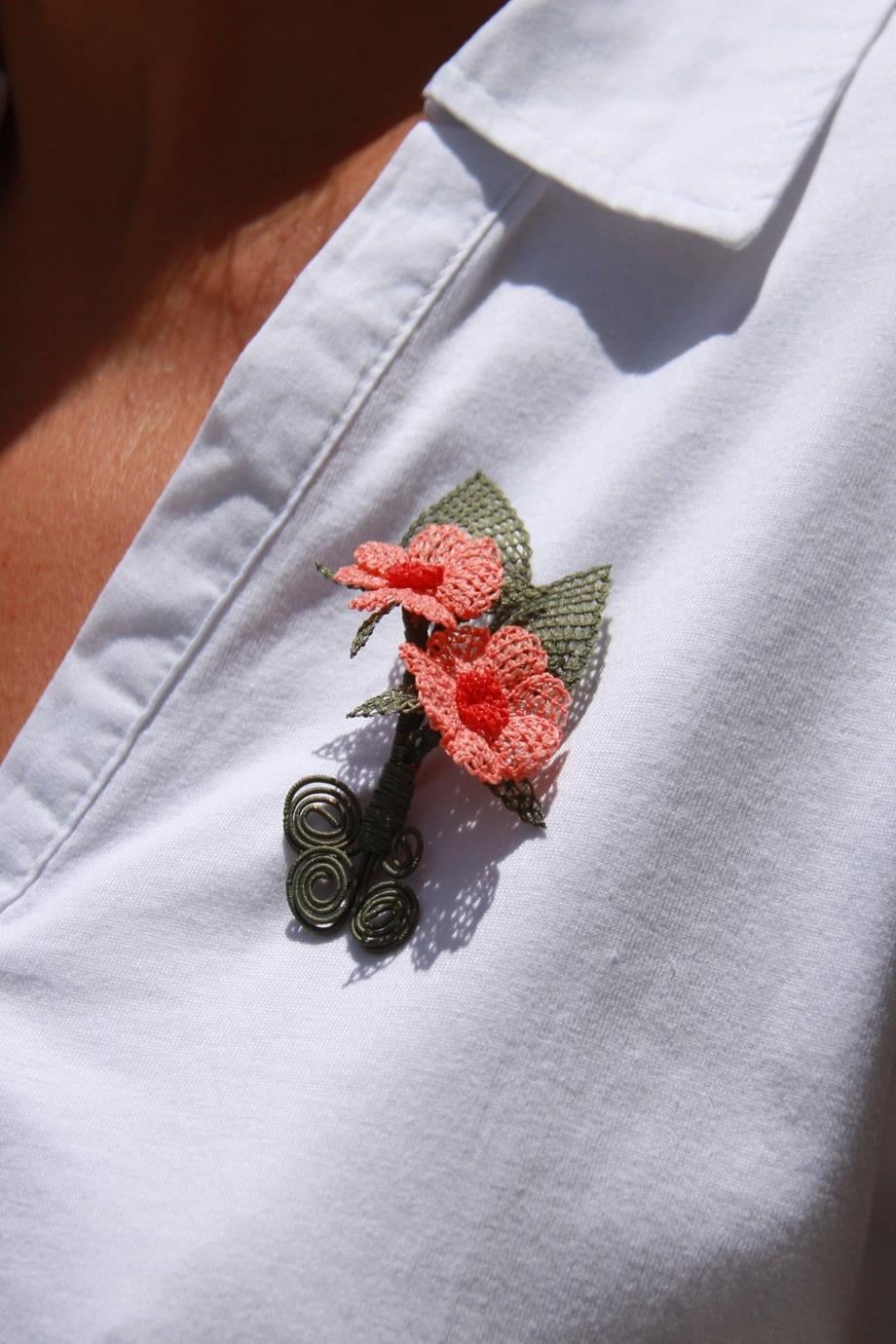 Spring Flower Bouquet Needle Lace Brooch
