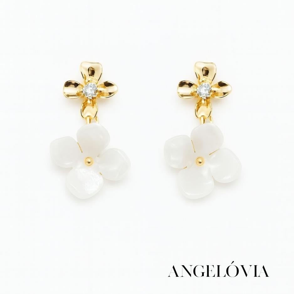 ÇİÇEK DETAYLI ÇELİK KÜPE