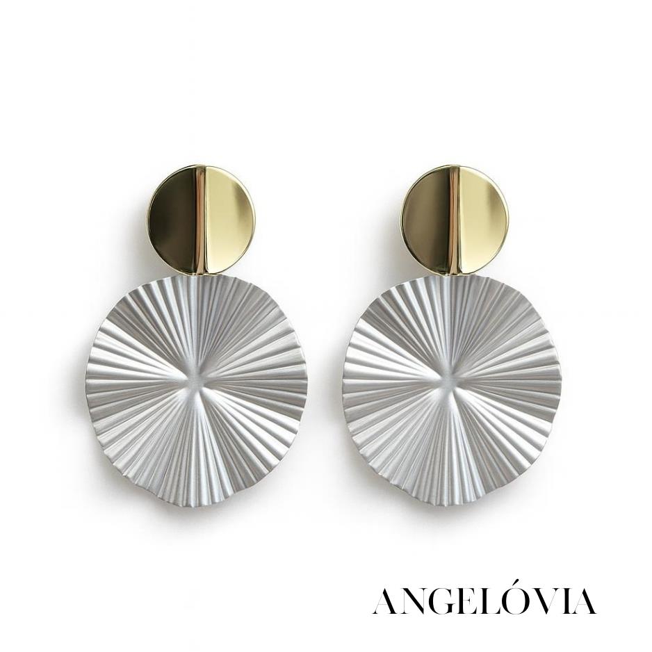 MODERN DOKULU ÇELİK KÜPE